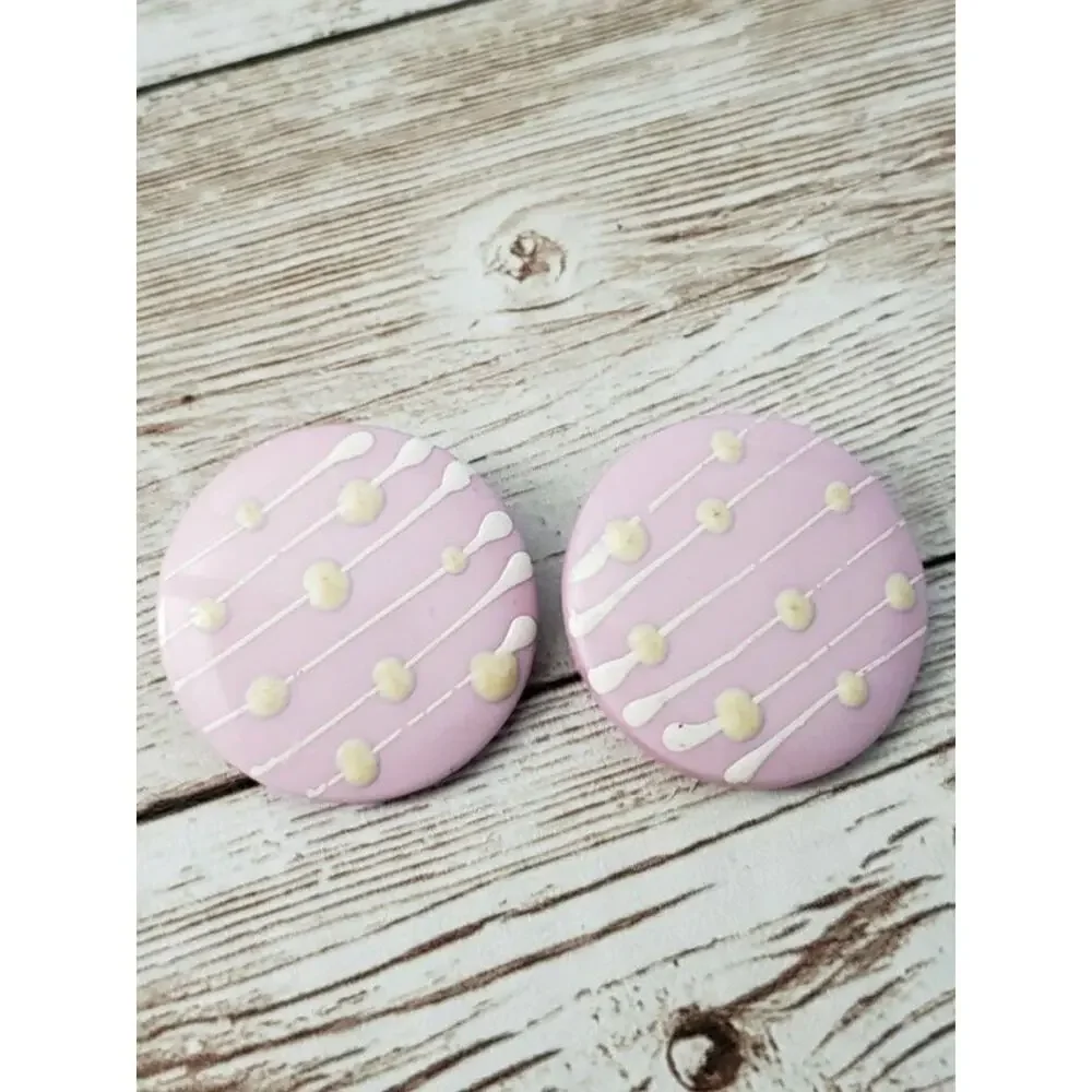 Vintage Clip On Earrings Light Purple & Cream Circle 1